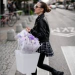 Bukiet z fioletowa hortensja i eustoma - obrazek 3