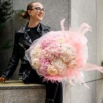 Bukiet z białych i różowych hortensji - obrazek 3