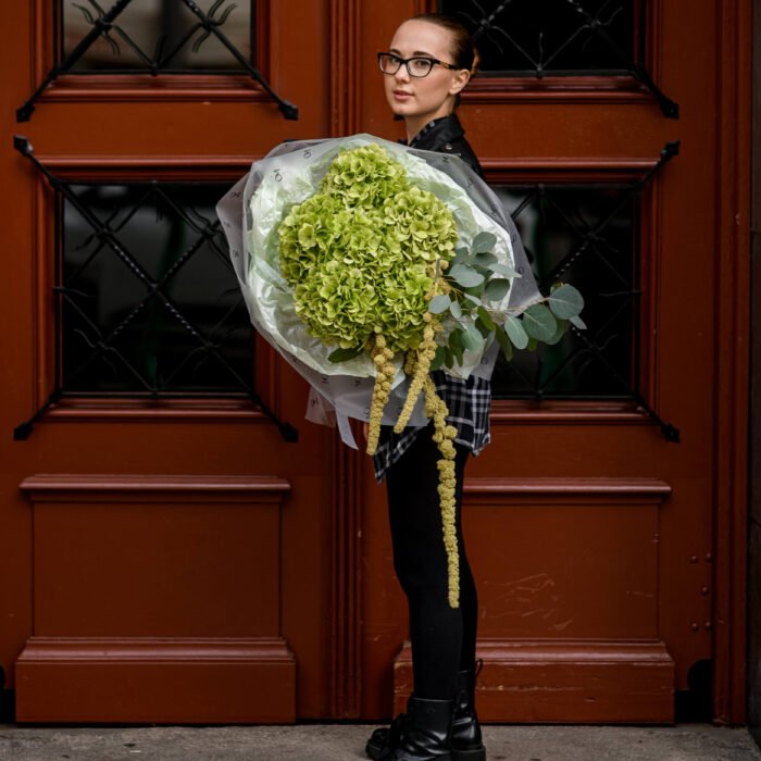 Bukiet z hortensji i eukaliptusa - obrazek 3