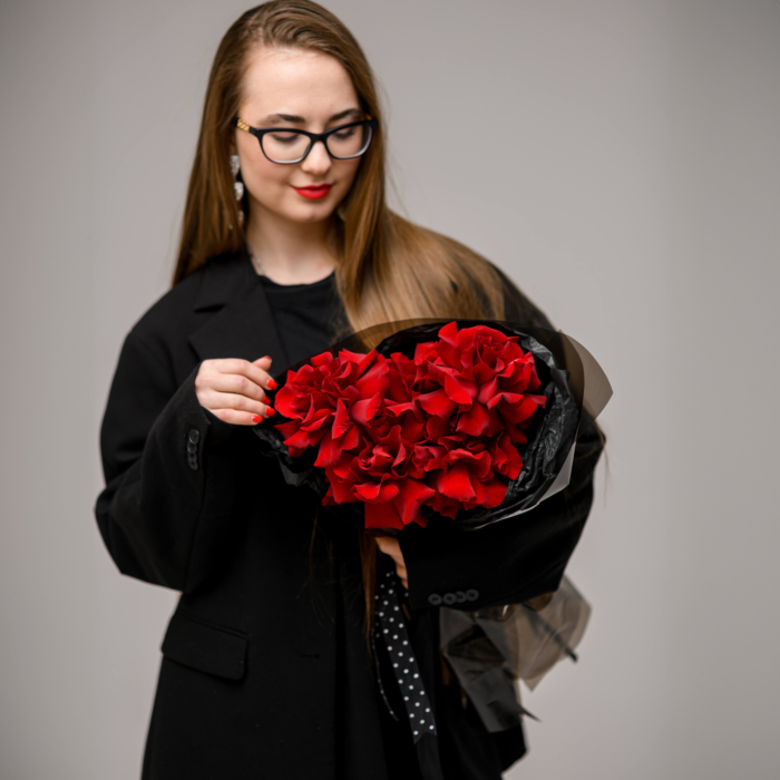 Bukiet czerwonych francuskich róż - Image 5