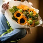 Trio bukiet (słoneczniki, rumianek, viburnum)