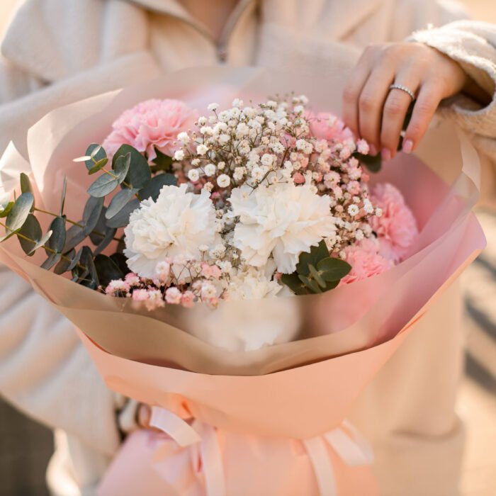 Trio bukiet (goździki, gipsowa, eukaliptus) - obrazek 2