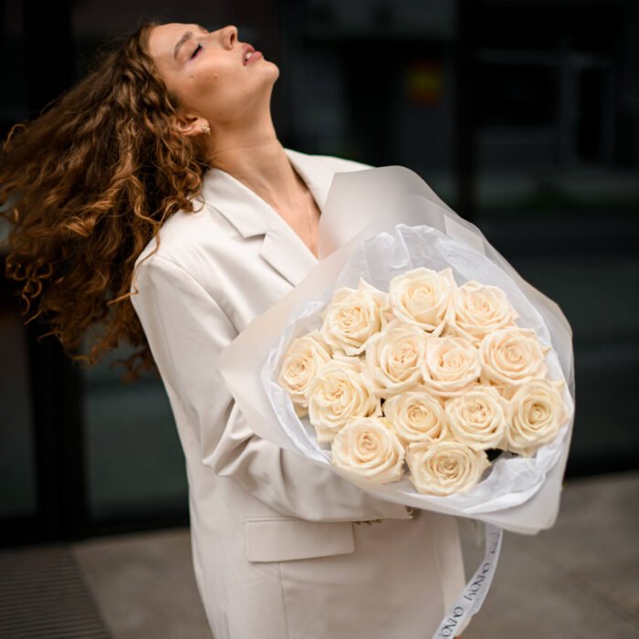 Bukiet z białych róż - Image 2