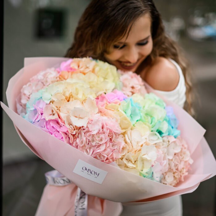 Bukiet tęczowej hortensji - obrazek 1