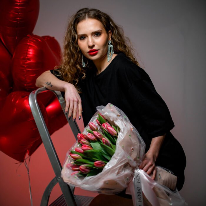 Mono bukiet z piwoniowych tulipanów — изображение 5