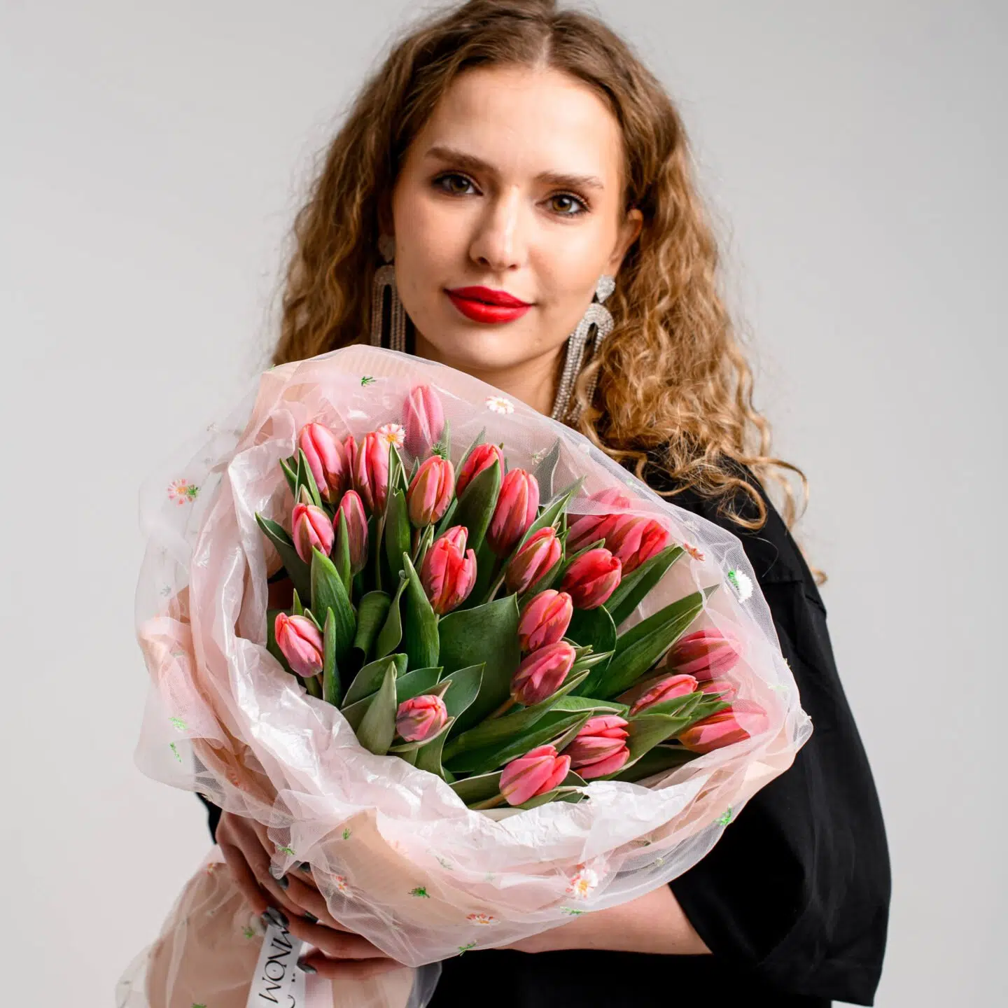 Mono bukiet z piwoniowych tulipanów — изображение 2