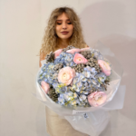 Trio bukiet (hortensje, jaskry, brunia) - obrazek 2