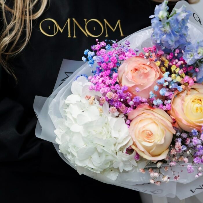 Bukiet z hortensji, róż i delfinium - Зображення 2