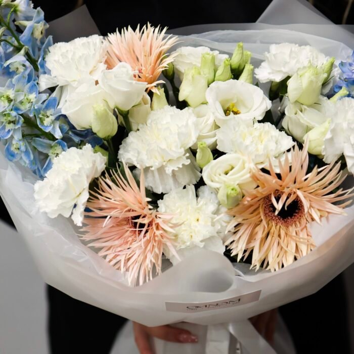 Bukiet z mixu kwiatów w pastelowej kolorystyce - Зображення 2