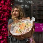 Bukiet z hortensji, piwoniowej róży, ostróżki