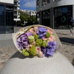 Bukiet z hortensjami, viburnum i różą piwoniową - obrazek 2