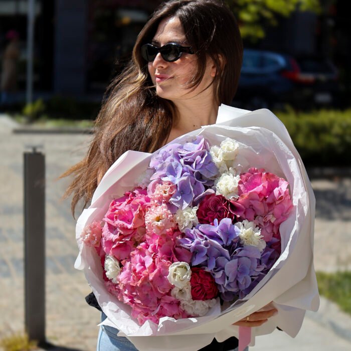 IMG_7685 Bukiet z hortensji, goździków, eustomy i róży Country Blues - Зображення 1