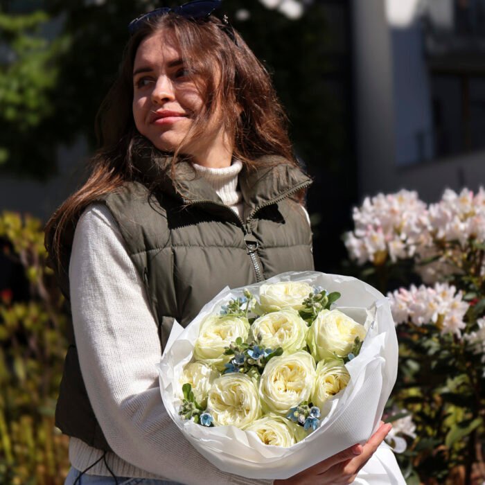Bukiet z róż piwoniowych i oksypetalum - Зображення 2