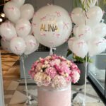 Flower box w rozmiarze king size z hortensjami, różami gałązkowymi, piwoniami i orchideami