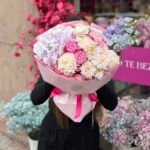 Bukiet z hortensją, różą gałązkową, chryzantemą i goździkami - Зображення 2