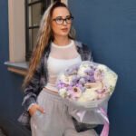 Bukiet z piwoniami, bawełną, kaliami i Santini - obrazek 2