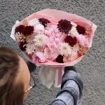 Bukiet z hortensją, gerberami, goździkami i piwoniami