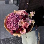 Bukiet z hortensji, gerber, mattioli i eustomy - Image 3