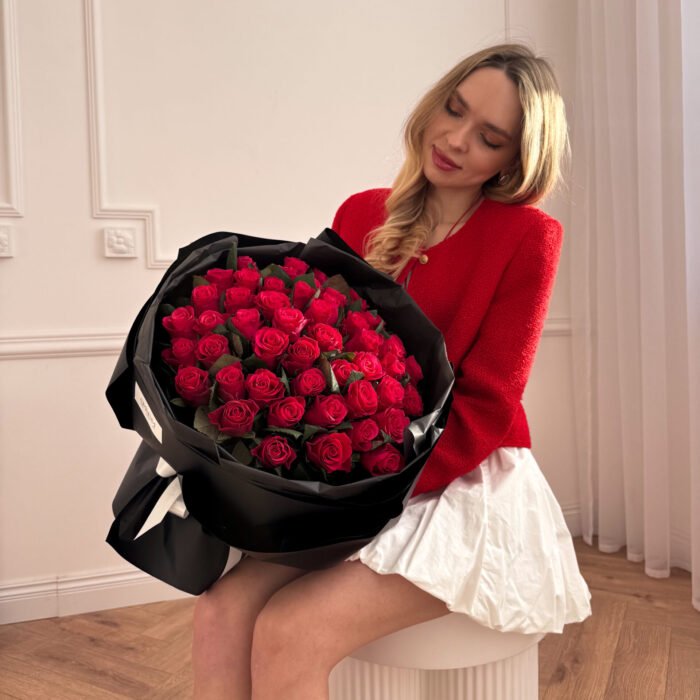 Bukiet z czerwonych róż 50 cm - obrazek 3