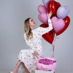 Bukiet z jasno fioletowych róż - obrazek 4