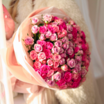 Luksusowy bukiet z róż gałązkowych w odcieniach różu i fioletu