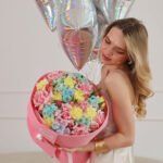 Bukiet z francuskimi różami, tulipanami, goździkami i santini