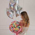 Bukiet z francuskimi różami, tulipanami, goździkami i santini — изображение 2