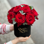 Flowerbox z czerwonych róż Exploler