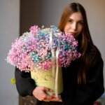 Flowerbox z kolorową gipsówką