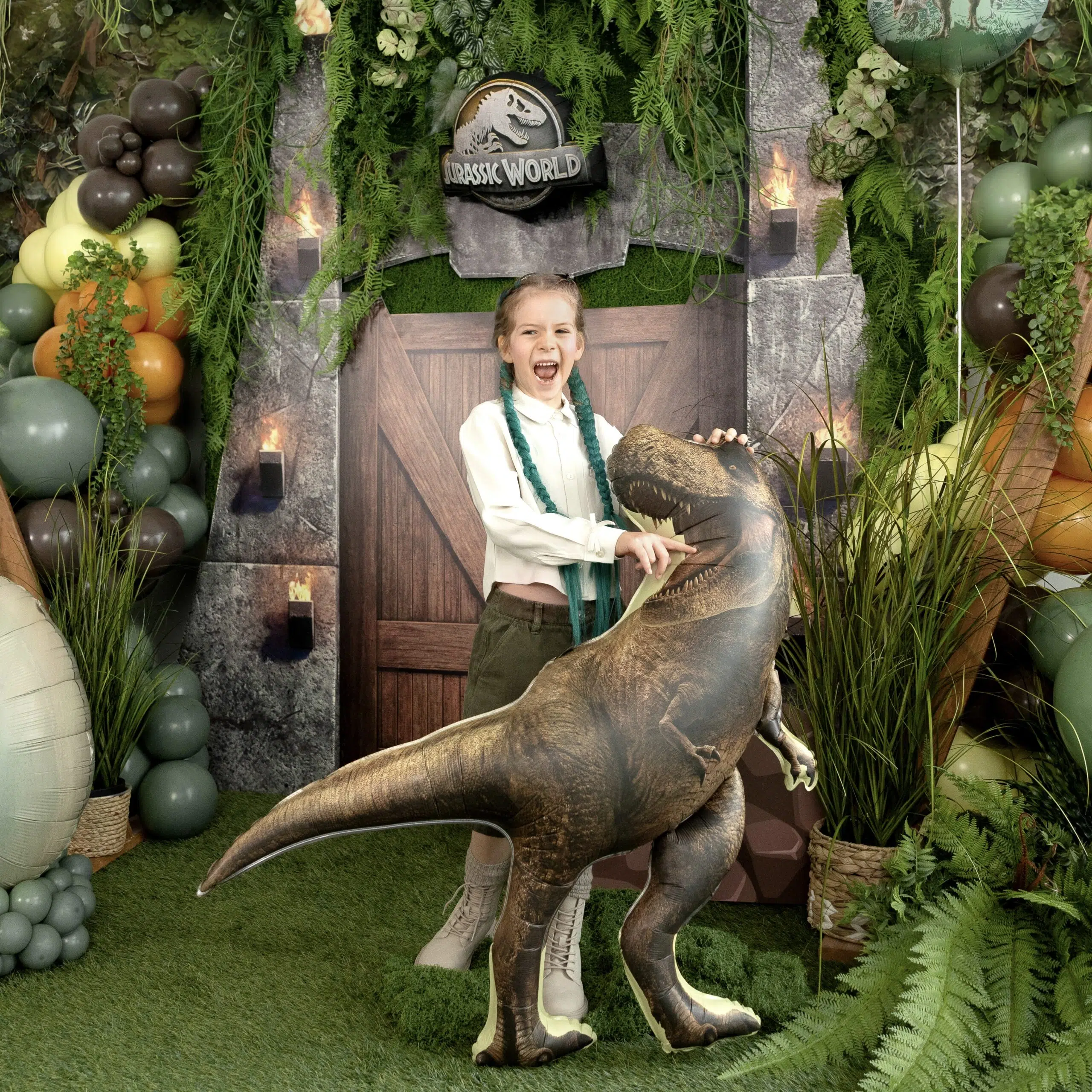 Balon foliowy Jurassic World T-Rex, 92x98 cm, brązowy - Image 2