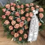 Wieniec pogrzebowy w kształcie serca – herbaciany