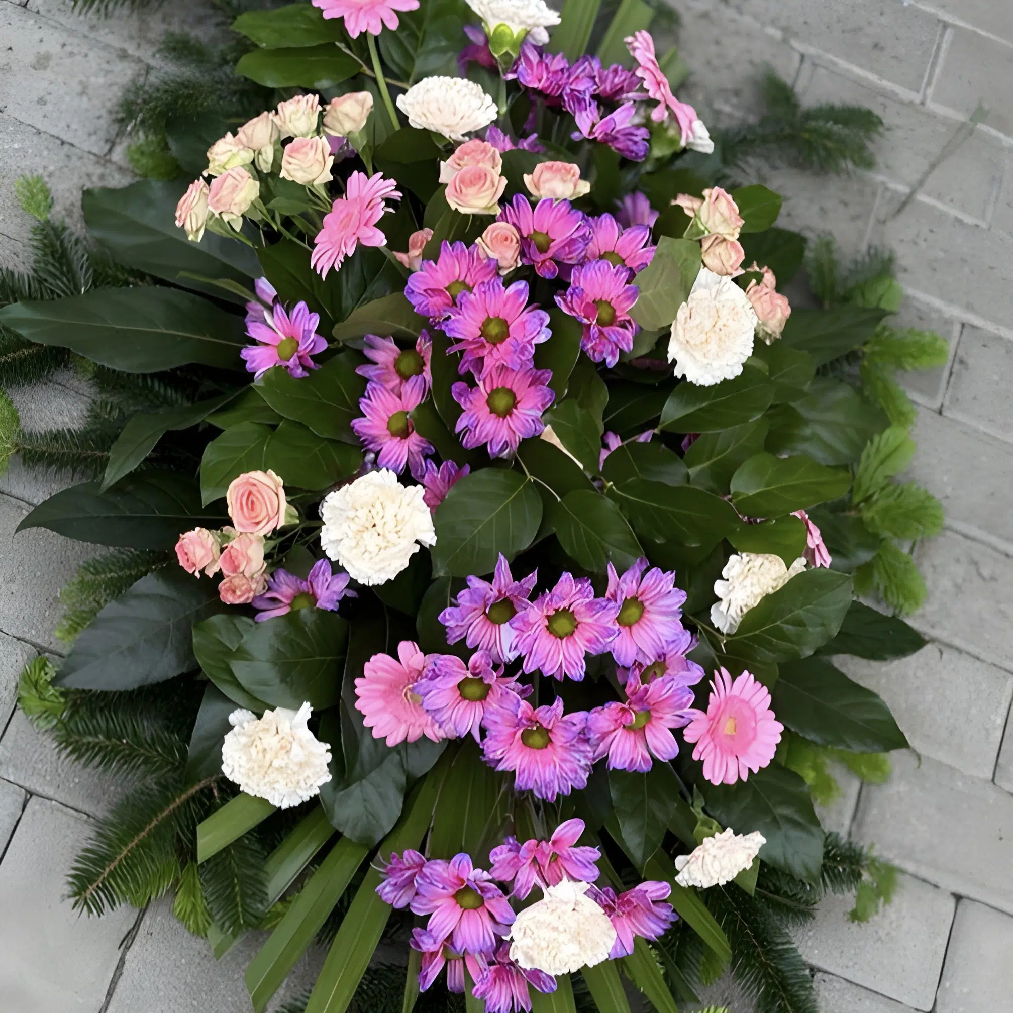 IMG_9472 Wiązanka pogrzebowa leżąca – róż i fiolet - Зображення 1